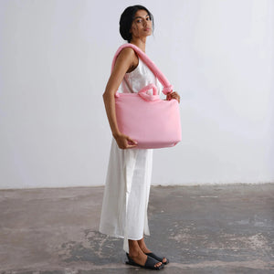 Ona Soft Bag: Pale pink