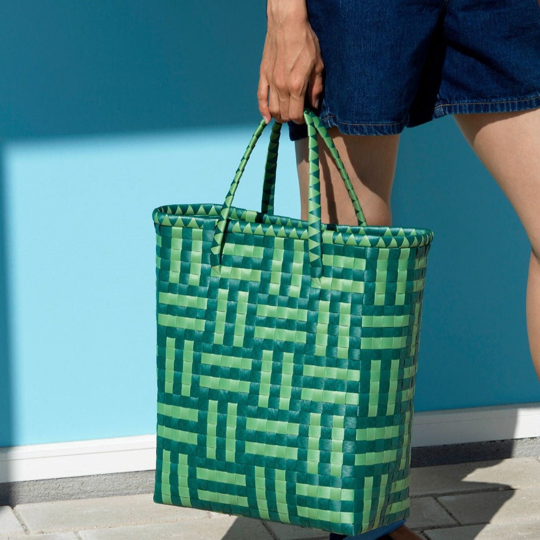 Plastic woven beach tote sale